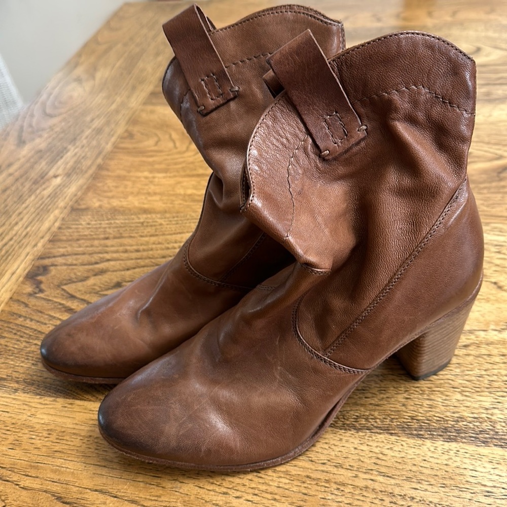Alberto Fermani Boots